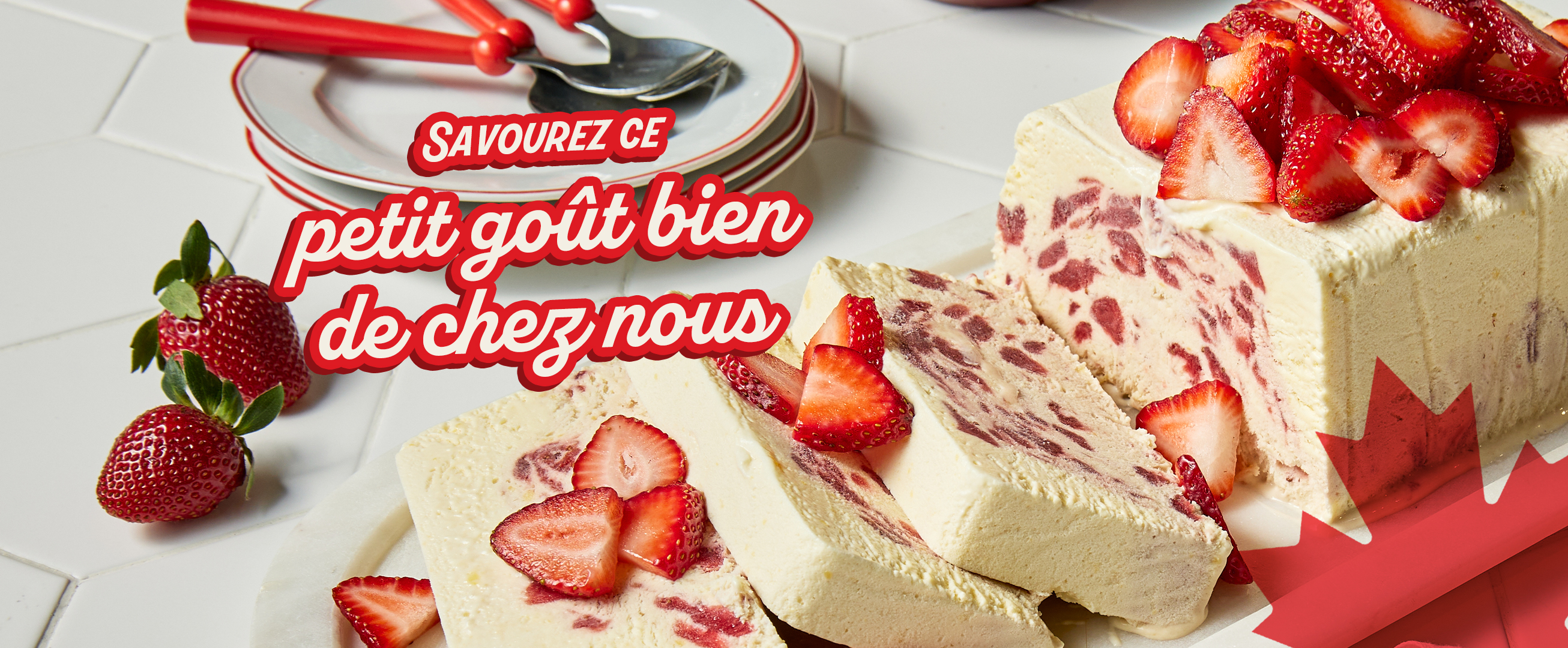 Semifreddo aux fraises avec texte Savourez ce petit goût bien chez vous