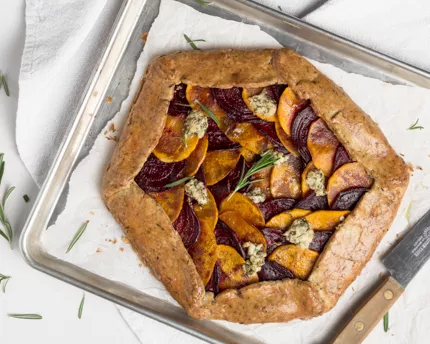 Galette de courge, kale et betterave