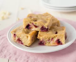 Blondie aux prunes et lentilles rouges