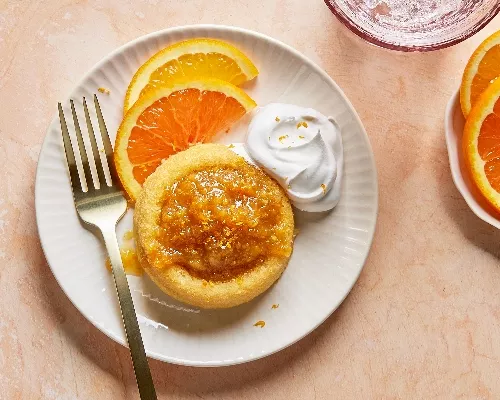Mini gâteaux éponges avec confiture d’agrumes facile et crème fouettée
